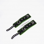 Черно-зеленые кожаные наручники с зеленой строчкой - Crazy Handmade - купить с доставкой в Нижнекамске