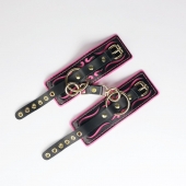Черные кожаные наручники с розовой строчкой - Crazy Handmade - купить с доставкой в Нижнекамске