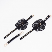 Черный фигурные оковы с золотистой фурнитурой - Crazy Handmade - купить с доставкой в Нижнекамске