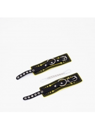 Черно-желтые кожаные наручники с жёлтой строчкой - Crazy Handmade - купить с доставкой в Нижнекамске