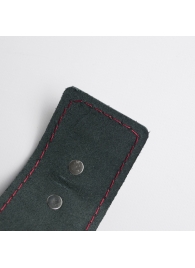 Черные кожаные наручники с красной строчкой - Crazy Handmade - купить с доставкой в Нижнекамске