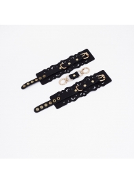 Черные кожаные наручники с узорами и золотистой фурнитурой - Crazy Handmade - купить с доставкой в Нижнекамске