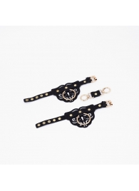 Черные кожаные наручники с клепками, кольцами и золотистой фурнитурой - Crazy Handmade - купить с доставкой в Нижнекамске