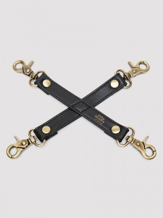 Черный фиксатор для манжет Bound to You Faux Leather Hogtie - Fifty Shades of Grey - купить с доставкой в Нижнекамске