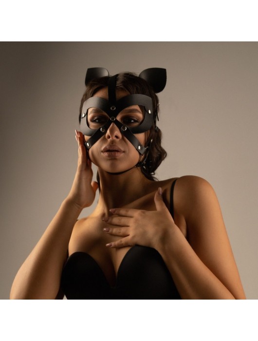 Черная кожаная маска-шлем с маленькими ушками - Crazy Handmade - купить с доставкой в Нижнекамске