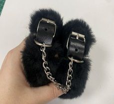 Черные наручники на цепи с меховой опушкой - Лунный свет - купить с доставкой в Нижнекамске